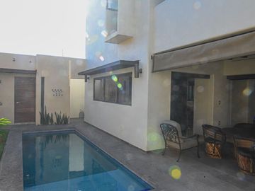 Hermosa casa en Real Santa Barbara