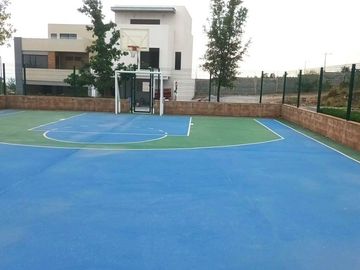 Casa 3 niveles Frente a parque Infantil Dominio Cumbres