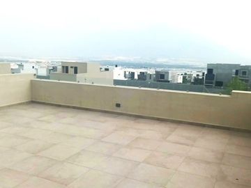 Casa 3 niveles Frente a parque Infantil Dominio Cumbres