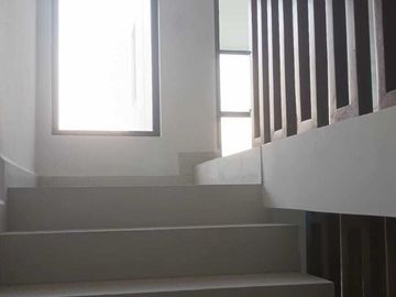 Casa 3 niveles Con Sótano en Dominio Cumbres