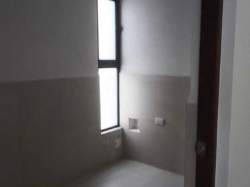 Casa 3 niveles Con Sótano en Dominio Cumbres