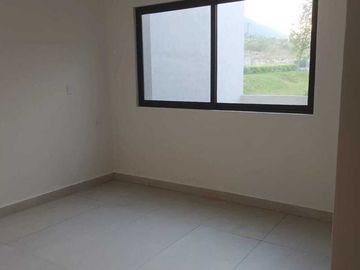 Casa 3 niveles Con Sótano en Dominio Cumbres