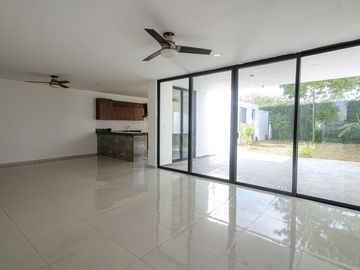 CASA EN VENTA CONKAL