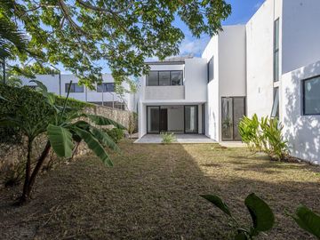 CASA EN VENTA CONKAL