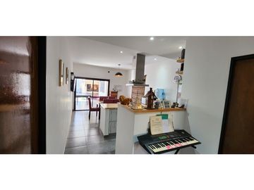 CASA 3 AMBIENTES con cochera CENTRO DE ITUZAINGO lado Norte