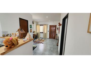 CASA 3 AMBIENTES con cochera CENTRO DE ITUZAINGO lado Norte