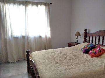 CASA 3 AMBIENTES con cochera CENTRO DE ITUZAINGO lado Norte