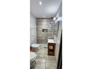 CASA 3 AMBIENTES con cochera CENTRO DE ITUZAINGO lado Norte