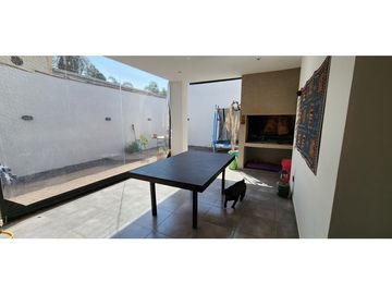 CASA 3 AMBIENTES con cochera CENTRO DE ITUZAINGO lado Norte