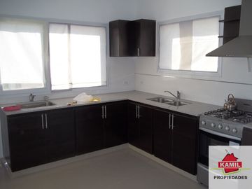 Dúplex en venta de 3 dormitorios c/ cochera en Palos Verdes