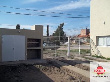 Dúplex en venta de 3 dormitorios c/ cochera en Palos Verdes