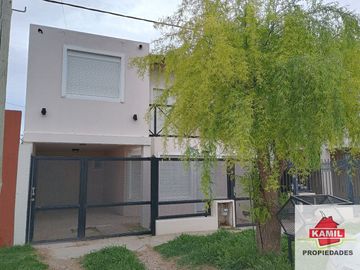 Dúplex en venta de 3 dormitorios c/ cochera en Los Teritos