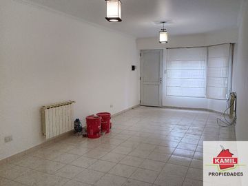 Dúplex en venta de 3 dormitorios c/ cochera en Los Teritos