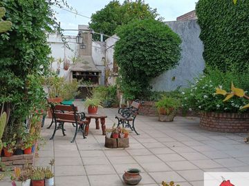 Casa en venta de 2 dormitorios c/ cochera en Pedro Pico