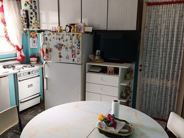 Casa en venta de 5 dormitorios c/ cochera en Lomas del Mirador APTO CREDITO