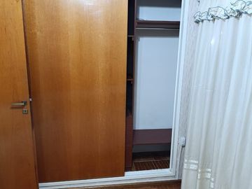 Casa en venta de 5 dormitorios c/ cochera en Lomas del Mirador APTO CREDITO