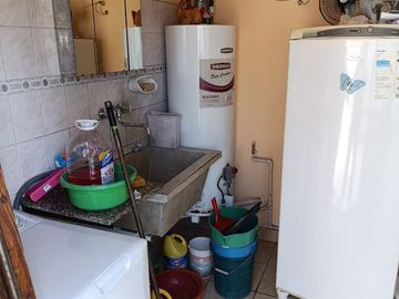 Casa en venta de 5 dormitorios c/ cochera en Lomas del Mirador APTO CREDITO