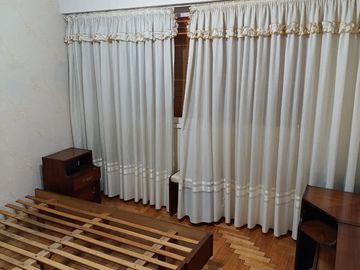 Casa en venta de 5 dormitorios c/ cochera en Lomas del Mirador APTO CREDITO