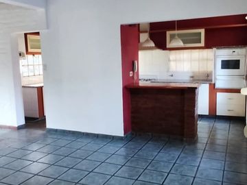 Casa en venta de 3 dormitorios c/ cochera en Patagonia