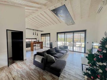 VENTA CASA DE 4 AMBIENTE EN BARRIO SAN SEBASTIAN
