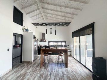 VENTA CASA DE 4 AMBIENTE EN BARRIO SAN SEBASTIAN