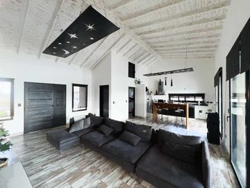 VENTA CASA DE 4 AMBIENTE EN BARRIO SAN SEBASTIAN