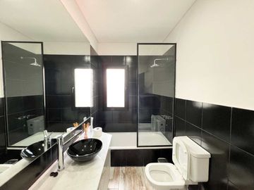 VENTA CASA DE 4 AMBIENTE EN BARRIO SAN SEBASTIAN