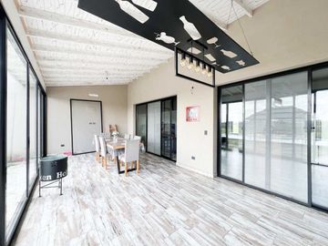 VENTA CASA DE 4 AMBIENTE EN BARRIO SAN SEBASTIAN