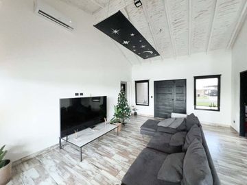 VENTA CASA DE 4 AMBIENTE EN BARRIO SAN SEBASTIAN