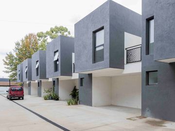 CASA 3 AMBIENTES DUPLEX COCHERA CANNING