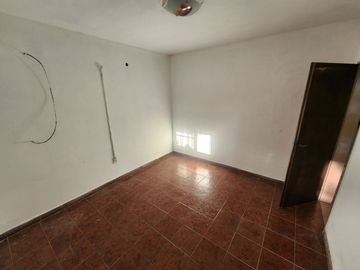 VENTA CASA 4 AMB EN MORENO CON PARQUE Y GARAGE