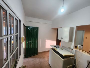 VENTA CASA 4 AMB EN MORENO CON PARQUE Y GARAGE
