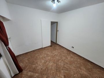 VENTA CASA 4 AMB EN MORENO CON PARQUE Y GARAGE