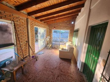 VENTA CASA 4 AMB EN MORENO CON PARQUE Y GARAGE