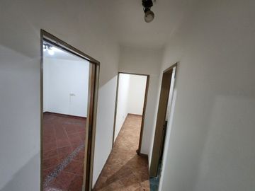 VENTA CASA 4 AMB EN MORENO CON PARQUE Y GARAGE