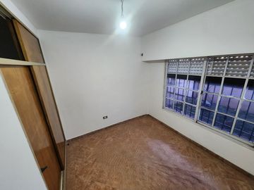 VENTA CASA 4 AMB EN MORENO CON PARQUE Y GARAGE