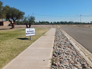 VENTA CASA 3 DORMITORIOS DOS BAÑOS  MAIPU