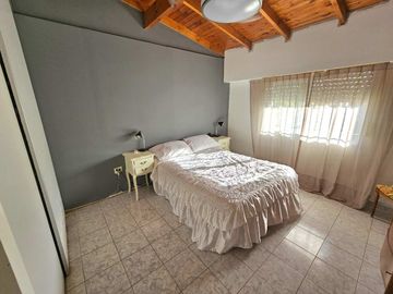 EL PALOMAR VENTA- CASA 4 amb con jardin y cochera