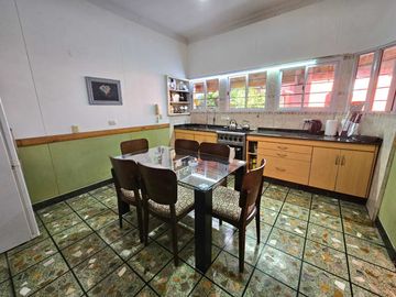 EL PALOMAR VENTA- CASA 4 amb con jardin y cochera