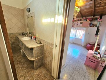 EL PALOMAR VENTA- CASA 4 amb con jardin y cochera