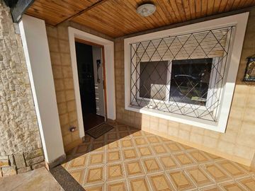 EL PALOMAR VENTA- CASA 4 amb con jardin y cochera