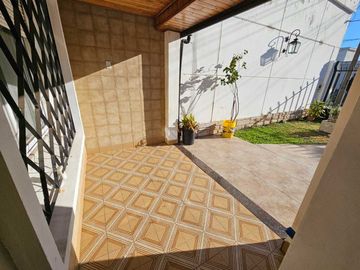 EL PALOMAR VENTA- CASA 4 amb con jardin y cochera