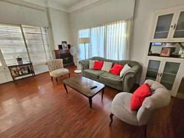 EL PALOMAR VENTA- CASA 4 amb con jardin y cochera