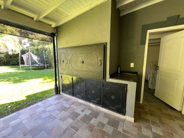 Venta Casa en Bo Septiembre con pileta