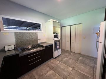 Venta Casa en Bo Septiembre con pileta