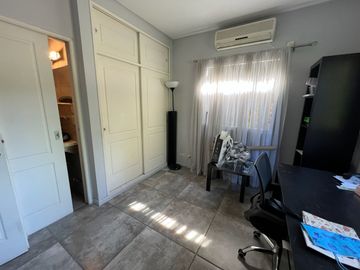 Venta Casa en Bo Septiembre con pileta