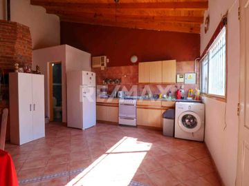 SE VENDE CASA CALLE SAN JUAN 872, NEUQUEN CAPITAL