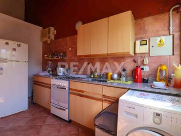 SE VENDE CASA CALLE SAN JUAN 872, NEUQUEN CAPITAL