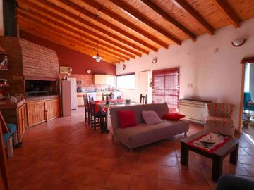 SE VENDE CASA CALLE SAN JUAN 872, NEUQUEN CAPITAL