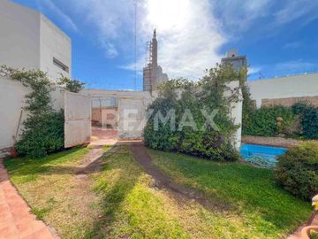 SE VENDE CASA CALLE SAN JUAN 872, NEUQUEN CAPITAL